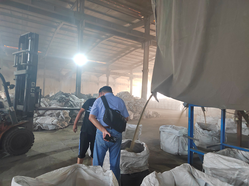 Customer Visit Chromite sand factory for inspection News -1-