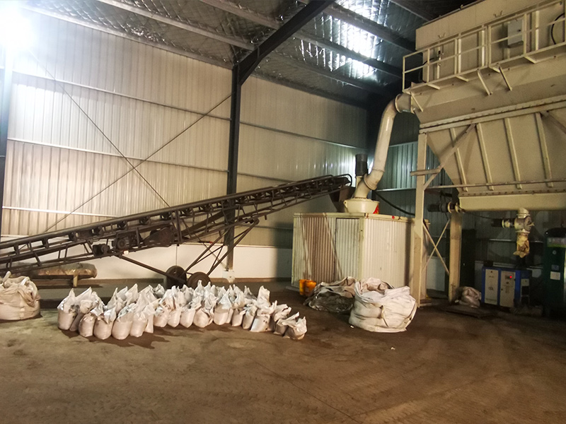 50% content Chromite flour 0-0.2mm with low Silica -2-